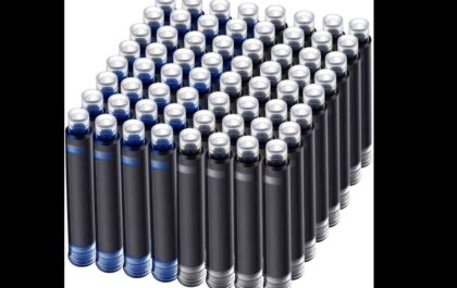 Fill The Fountain Pen With A Cartridge